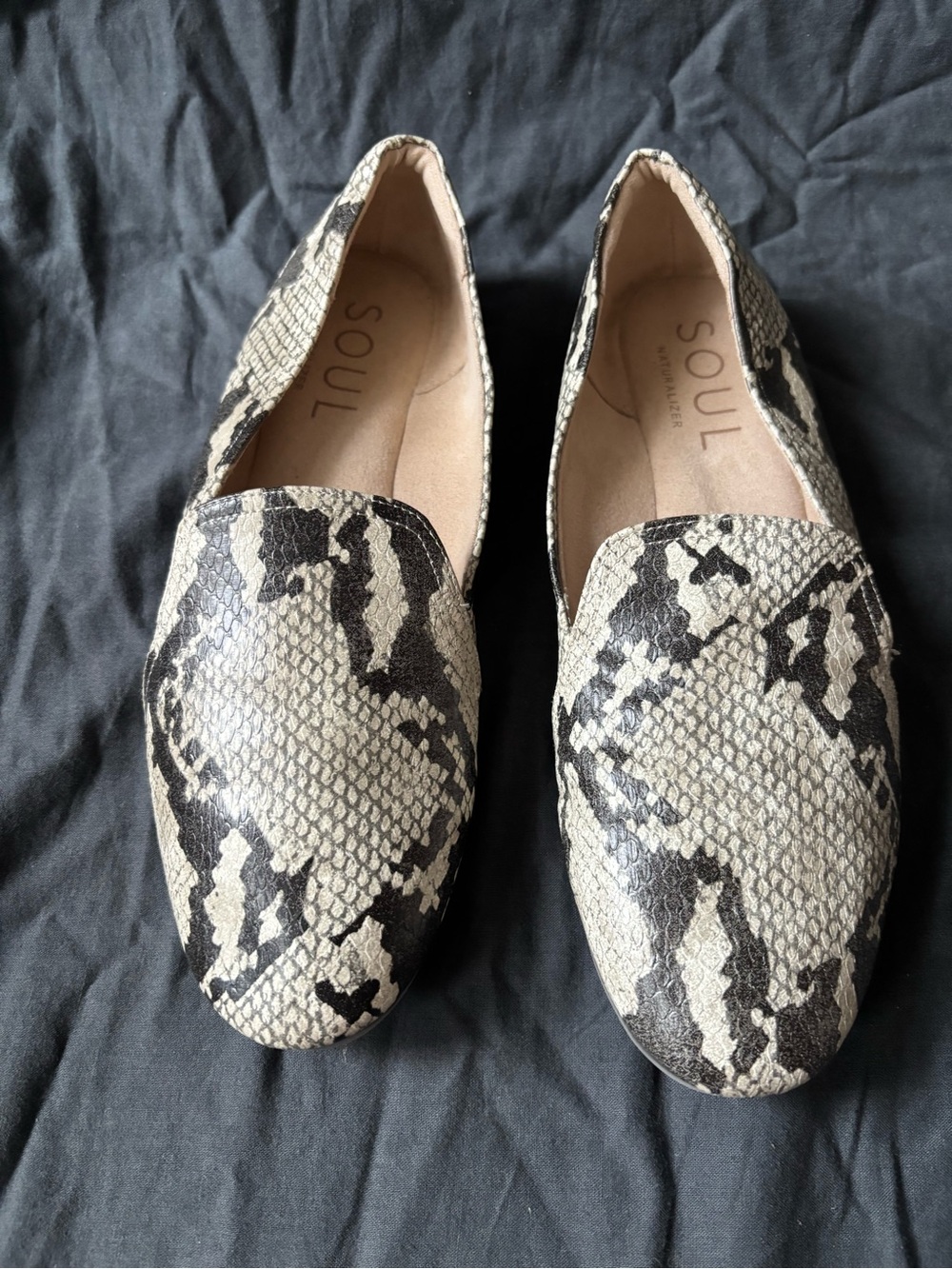 SOUL BY NATURALIZER Python-Print Slip-On Loafers in Black and Cream